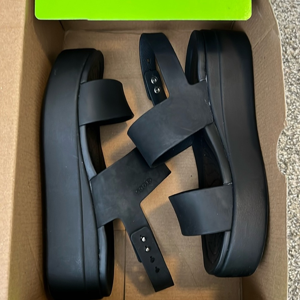 Women’s Crocs Brooklyn Low Wedge